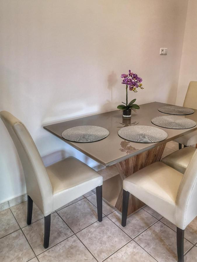 شقة Apartman Garden Cserkeszőlő المظهر الخارجي الصورة