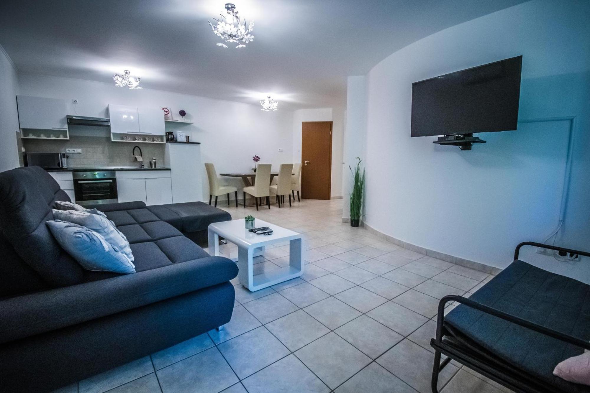 شقة Apartman Garden Cserkeszőlő المظهر الخارجي الصورة