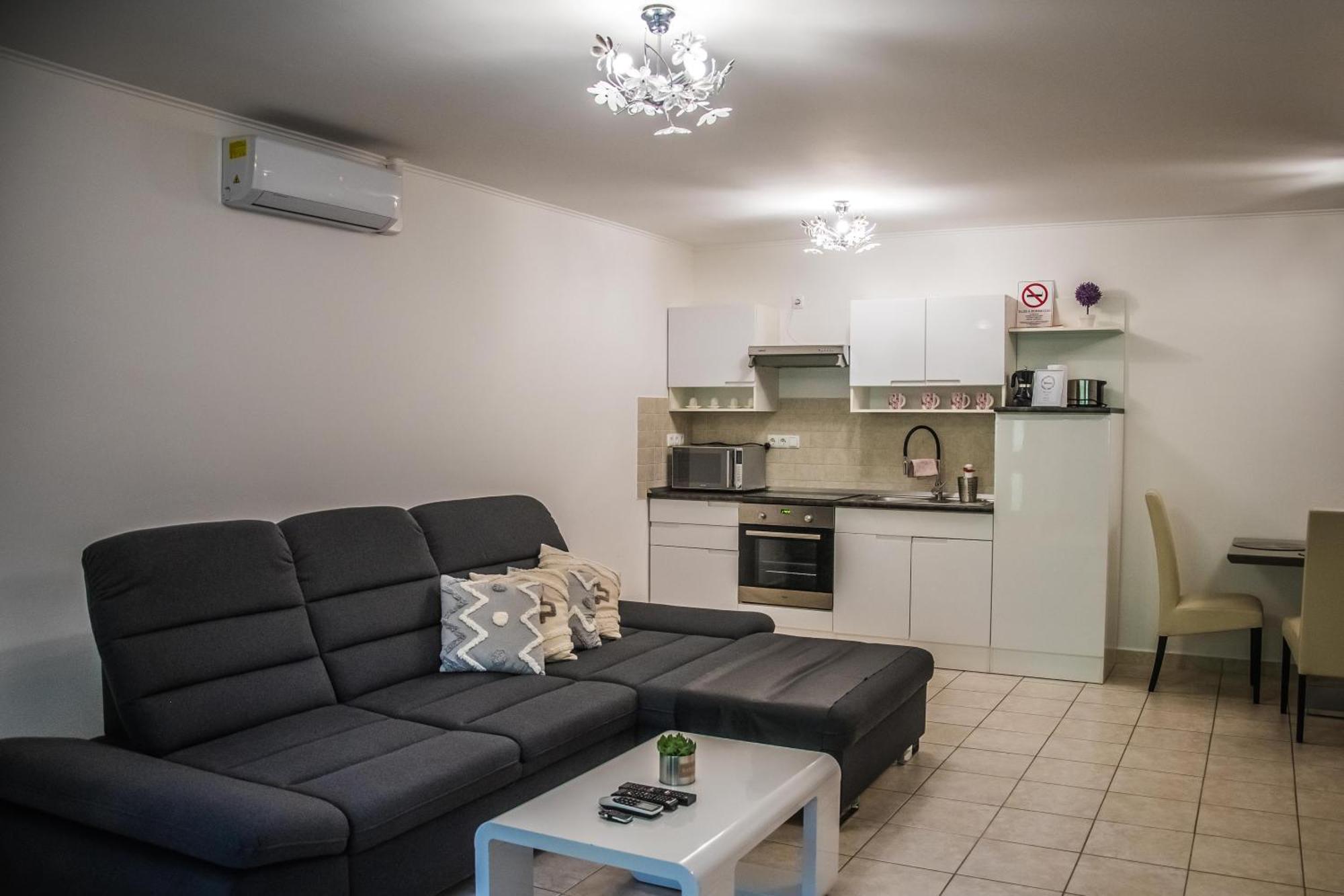 شقة Apartman Garden Cserkeszőlő المظهر الخارجي الصورة