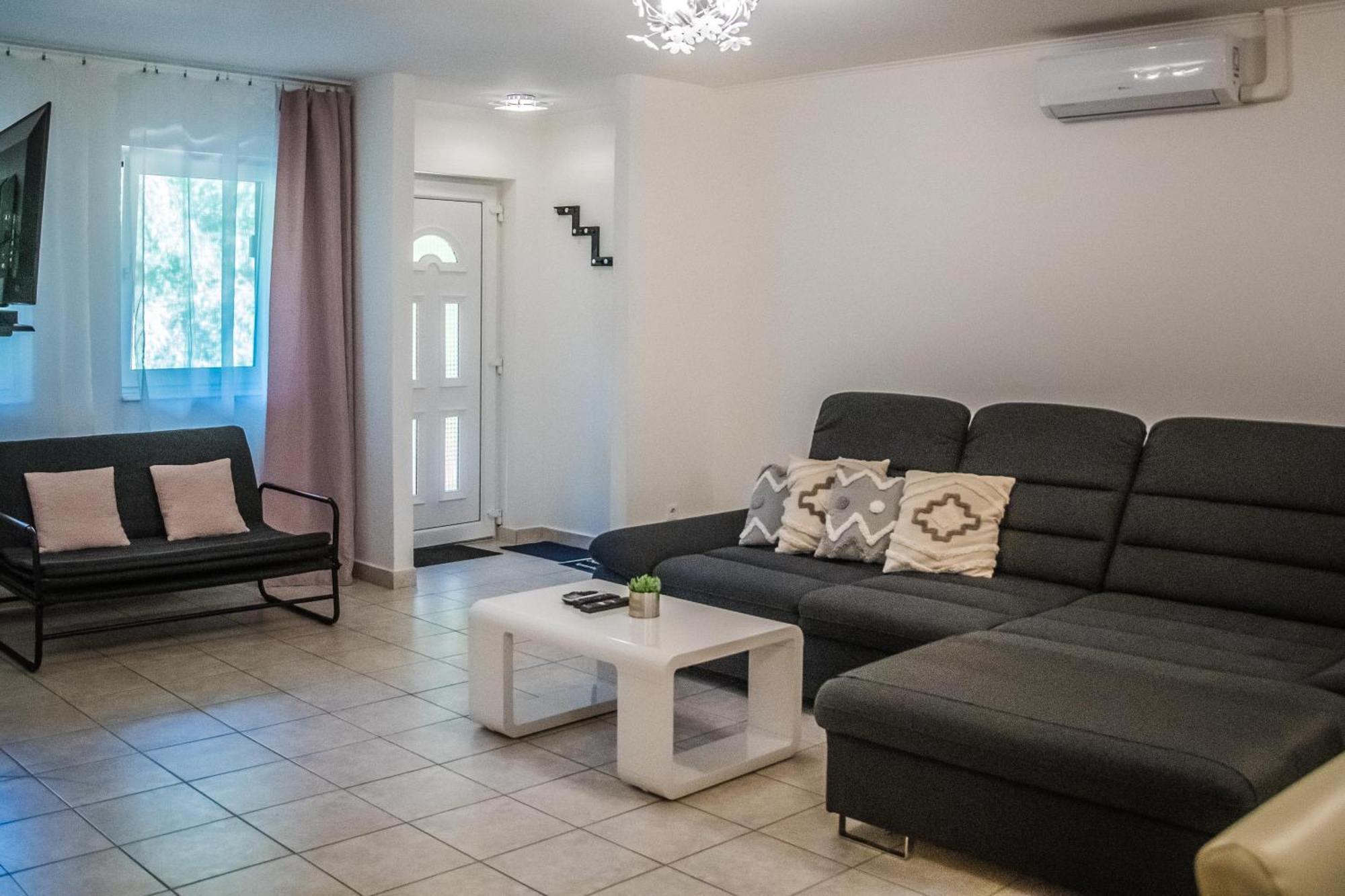 شقة Apartman Garden Cserkeszőlő المظهر الخارجي الصورة