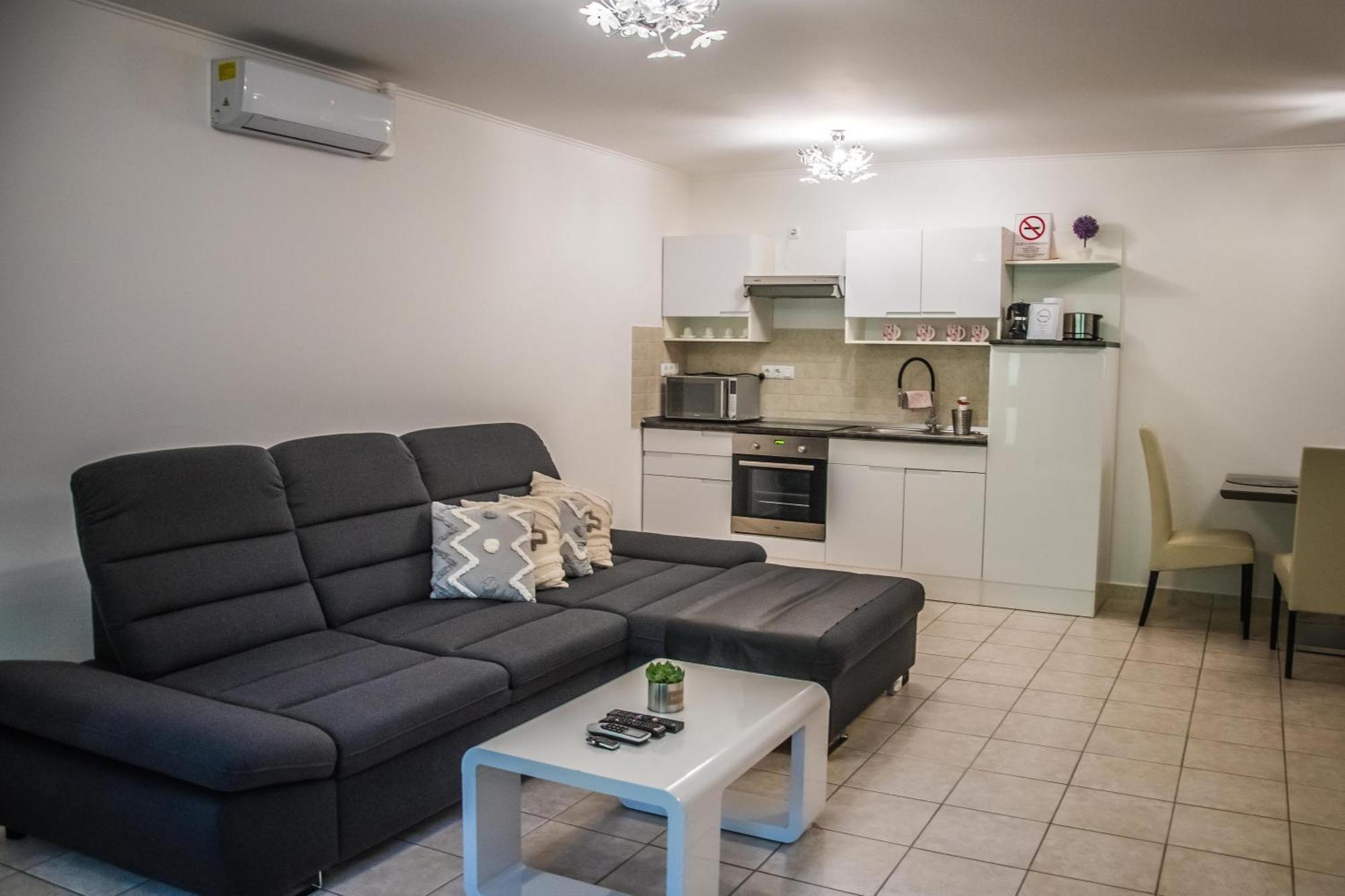 شقة Apartman Garden Cserkeszőlő المظهر الخارجي الصورة